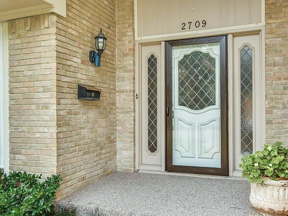 2nd image of 2709 N Surrey Dr