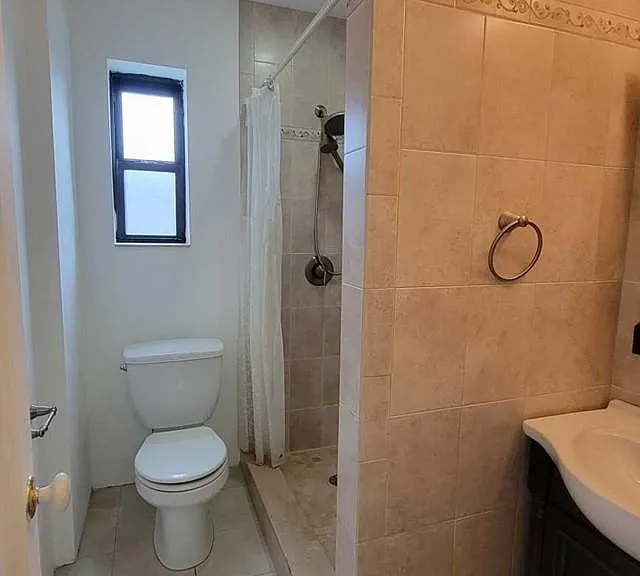 2333 Hudson Ter #E3 — Photo 12