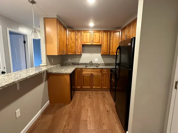 746 Highland Ave #321N, Needham Heights, MA 02494