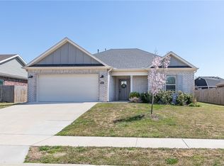 918 Hampton St, Springdale, AR 72762