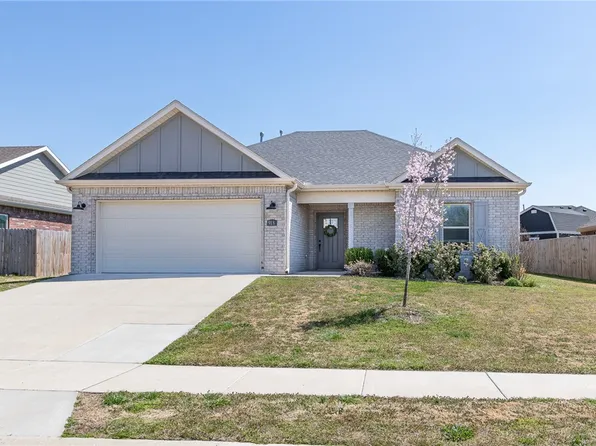 918 Hampton St, Springdale, AR 72762