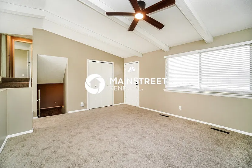 4807 Warminster Dr — Photo 2