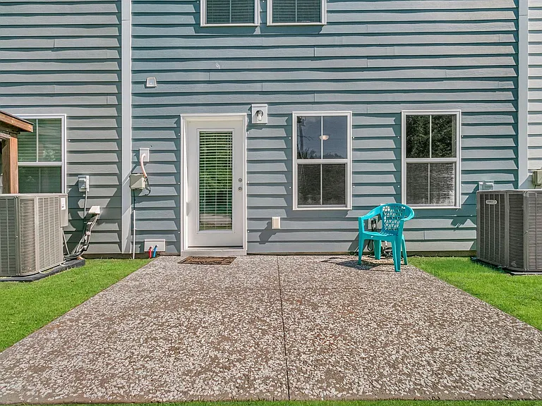 1247 Tice Ln — Photo 32