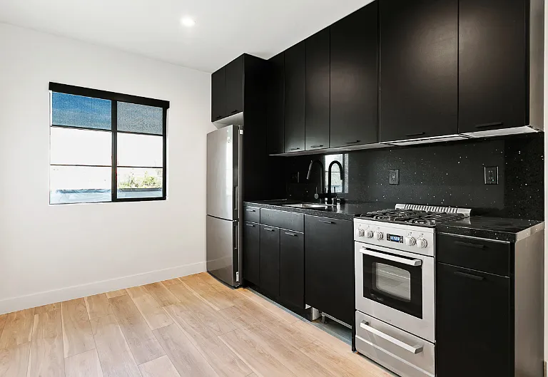 223 Lucas Ave #3 — Photo 7