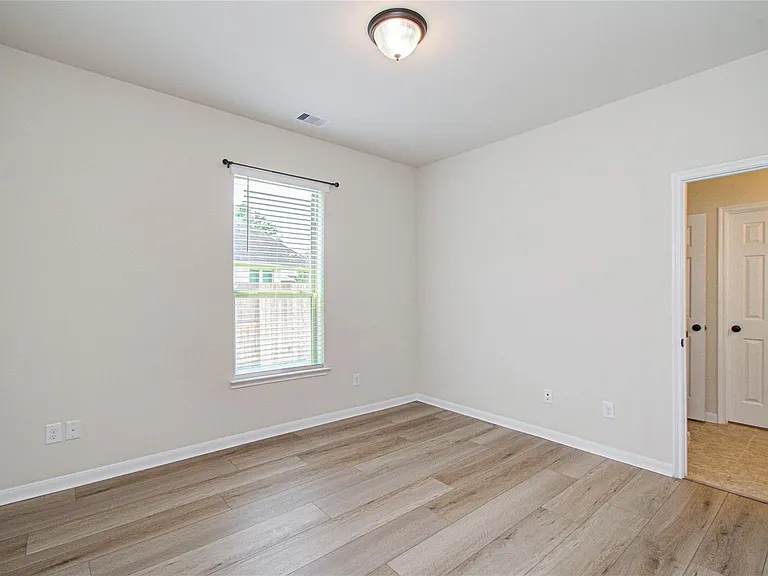 28666 Pleasant Forest Dr — Photo 32