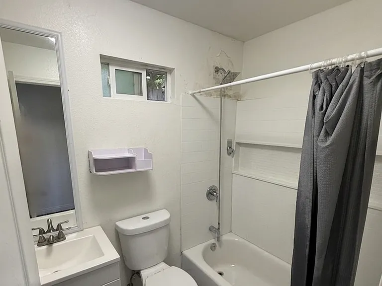 523 W 50th St #523 — Photo 8