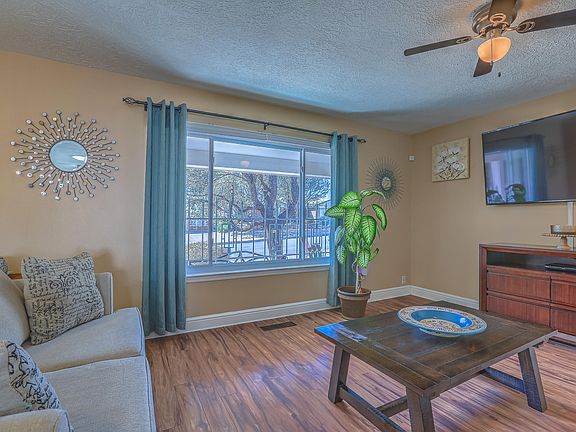 5th image of 3704 Monaco Dr NE