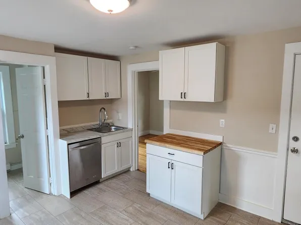 8 East St #2, Wallingford, CT 06492