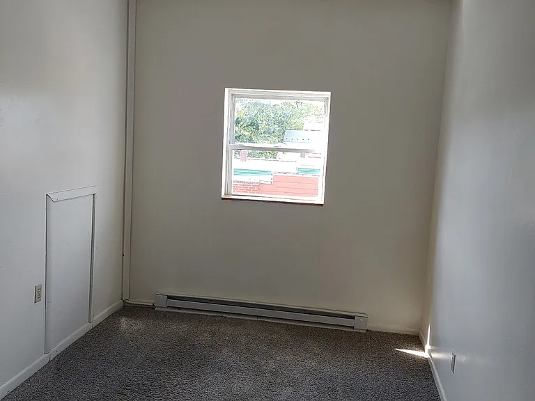 150 Main St #7 — Photo 10