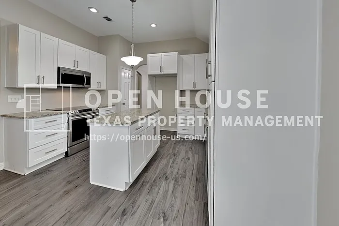 7009 Inglenook Dr — Photo 6