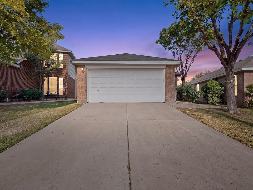 11529 Petunia Dr