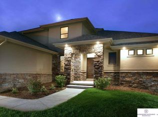 17621 Patrick Ave, Omaha, NE 68116