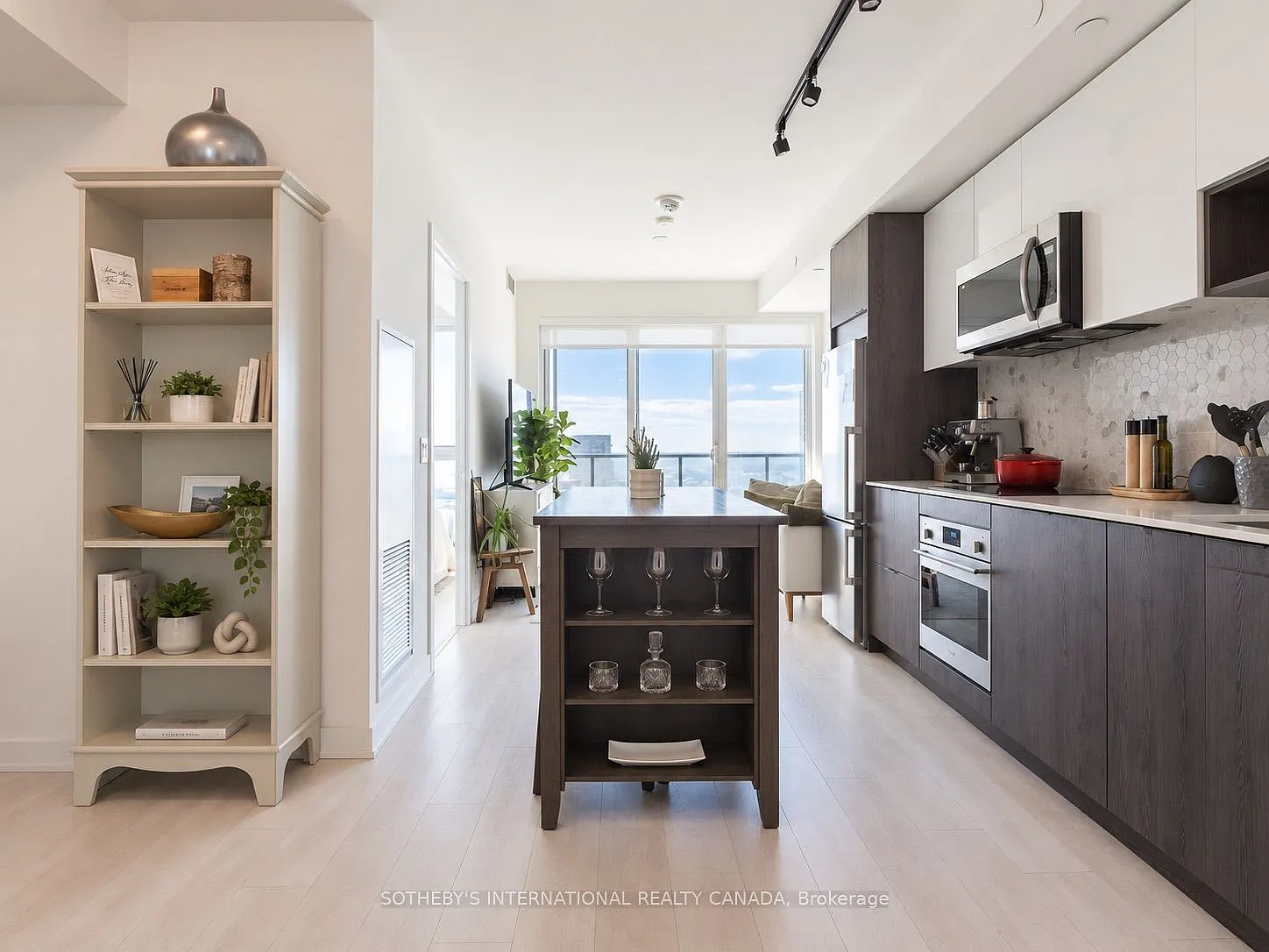 2 bed, $2,500 — Photo 4