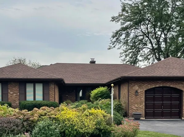 22W507 John Ct, Medinah, IL 60157