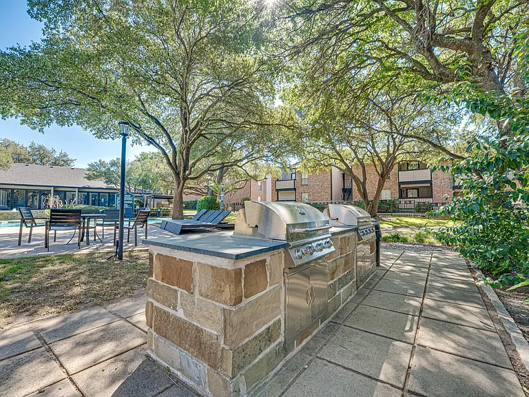 Southern Oaks — Photo 33