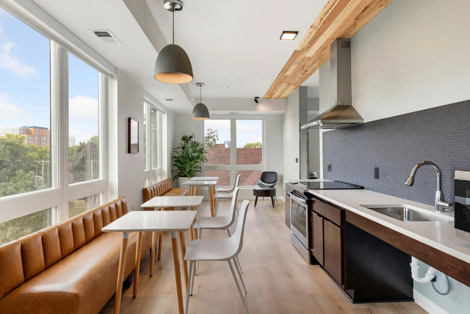 Trademark Apartments — Photo 1