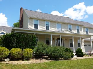 11 Florence Cir, Upton, MA 01568