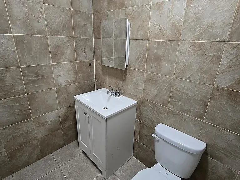 310 14th Ave #5A — Photo 2