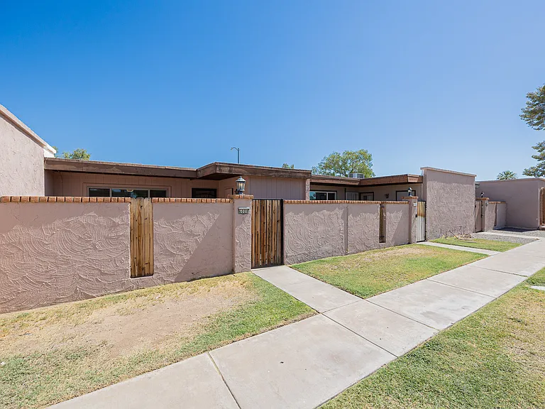 6008 W Augusta Ave — Photo 3