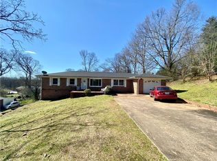 2928 Mustang Dr, Gainesville, GA 30507
