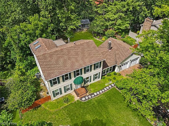 3rd image of 1545 Woodlake Blvd