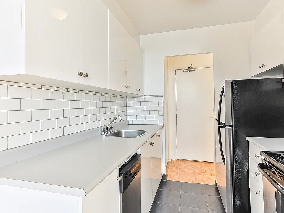 80 Cosburn Ave