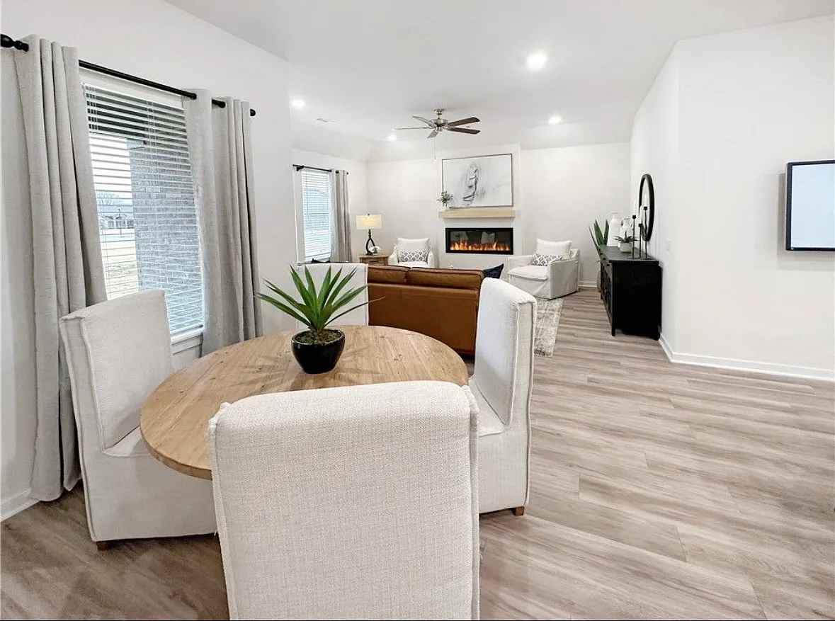 702 Picard Ave — Photo 3