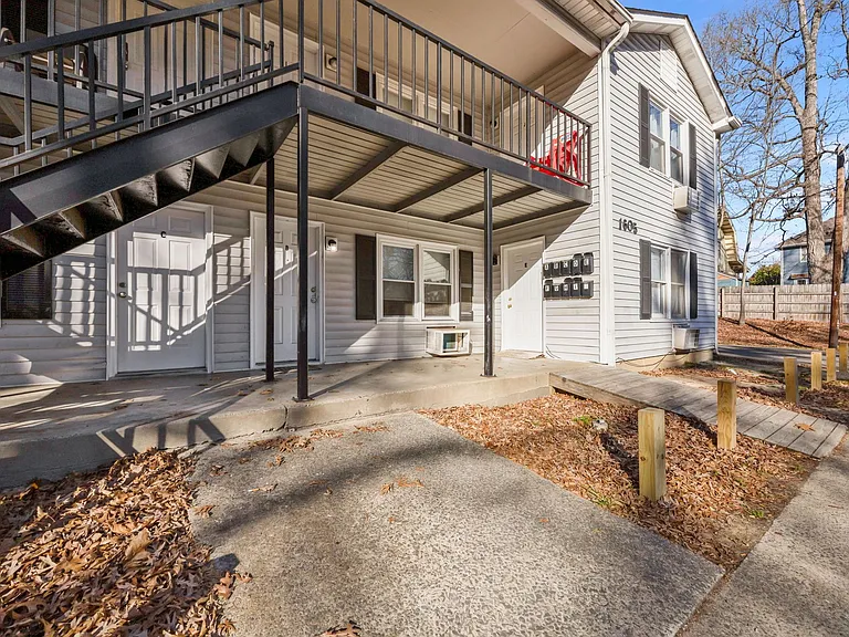 1605 N Roxboro St — Photo 18