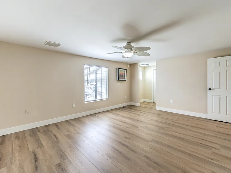 7477 Ullom Dr — Photo 20