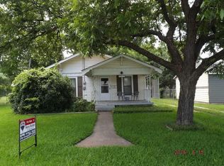 503 E Wichita St, Henrietta, TX 76365