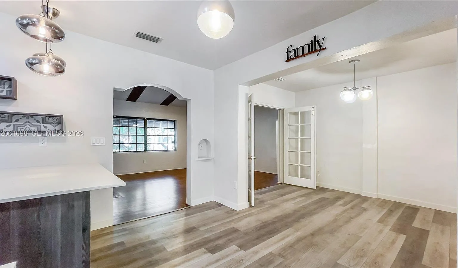 3 bed, 1857 sqft, $6,900 — Photo 3