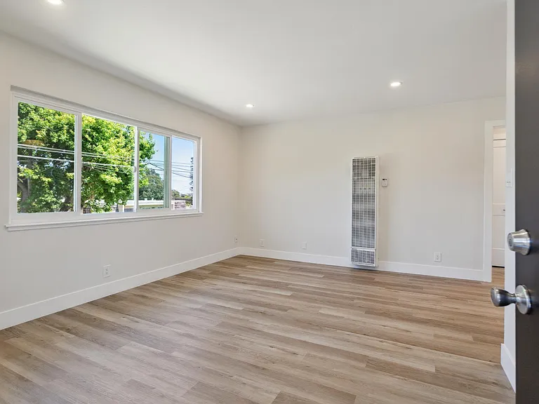 3441 Laguna Ave #2 — Photo 40