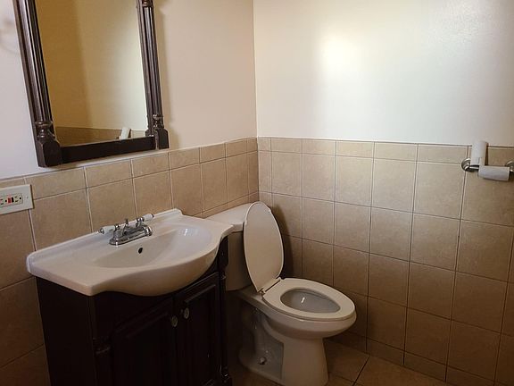 4th image of 2731 S Central Park Ave #1R