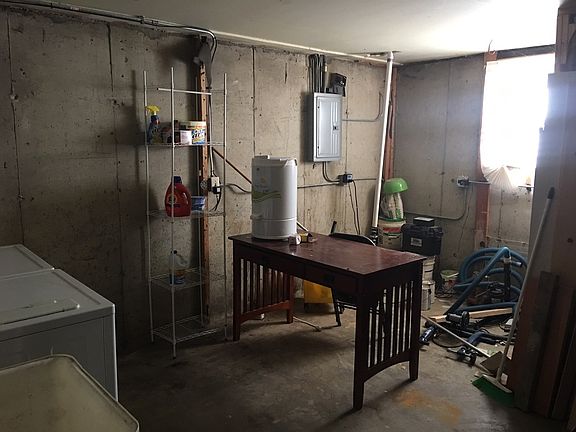 3rd image of 439 Mark Ave