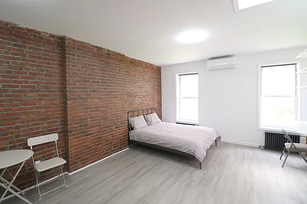 Rented by Nest Seekers International | media 6