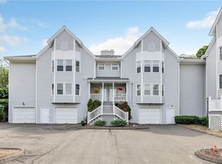 50 Greenview Ln #50, Milford, CT 06461