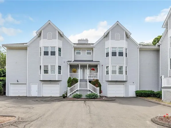 50 Greenview Lane #50, Milford, CT 06461