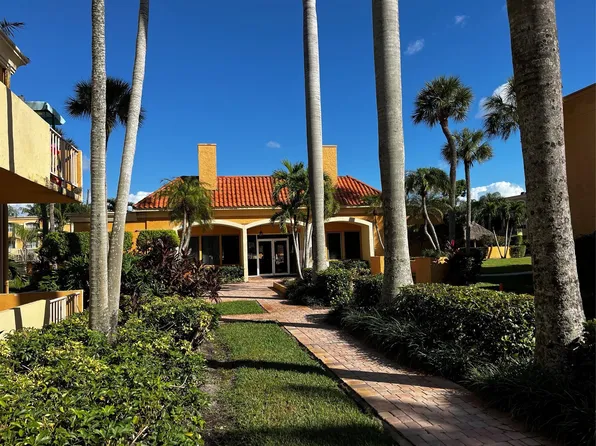 17901 NW 68th Avenue #T-204, Hialeah, FL 33015