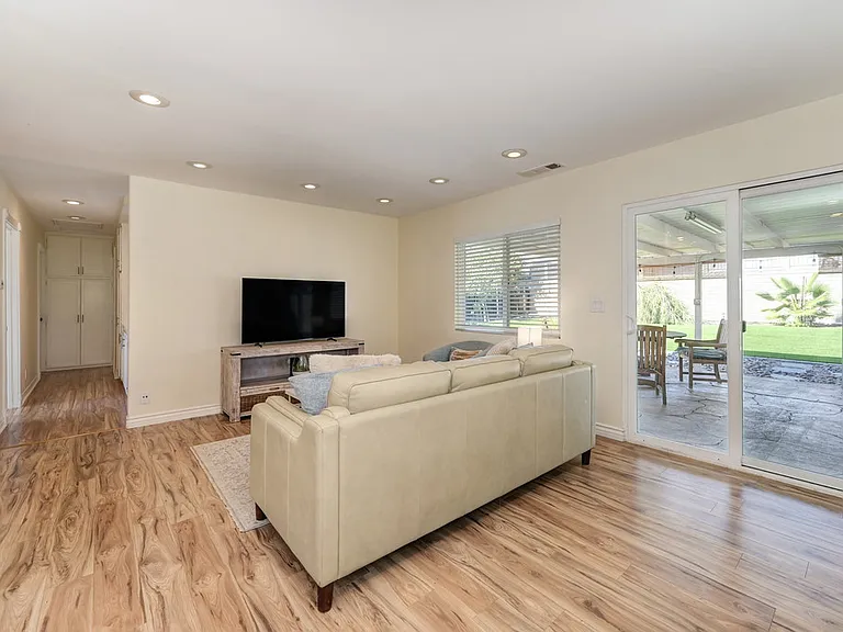 9524 Galston Dr — Photo 8