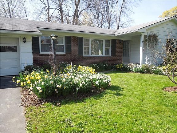 2nd image of 33 Stony Brook Ln