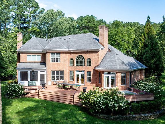 3rd image of 28157 Canterbury Ct