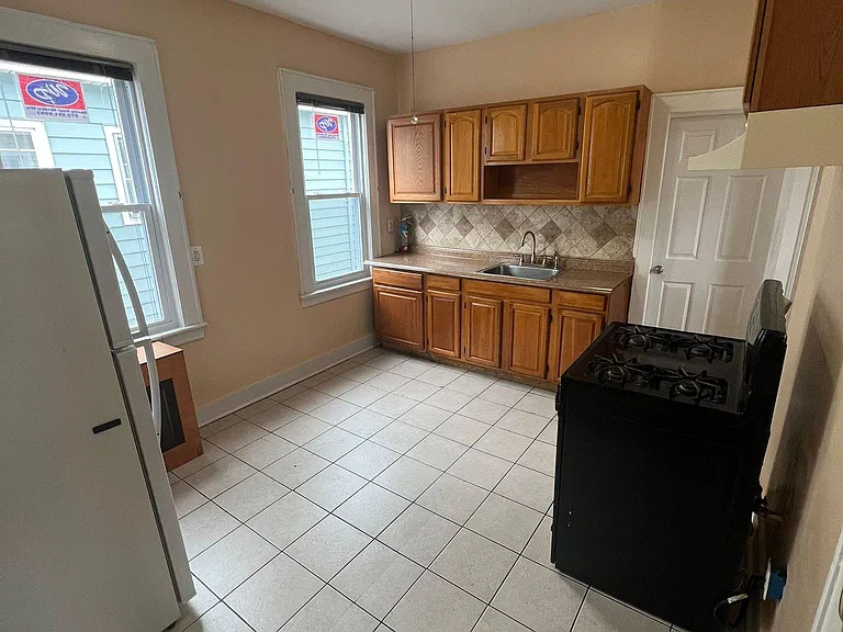 100 Trimble Ave #2 — Photo 10