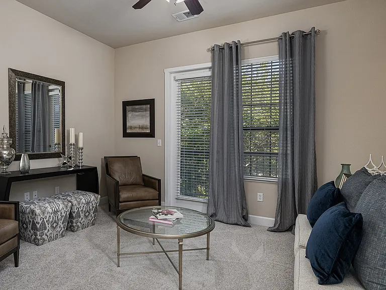 Monterra Las Colinas Apartments — Photo 35