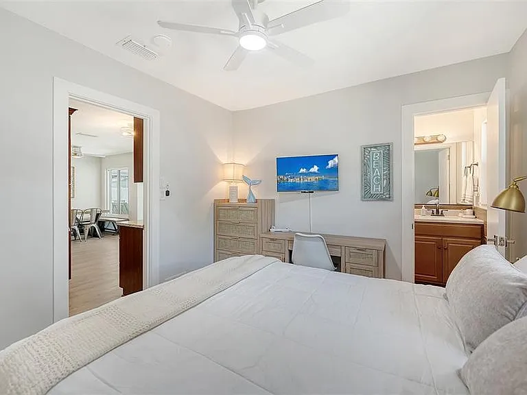 1302 Mango Ave — Photo 25