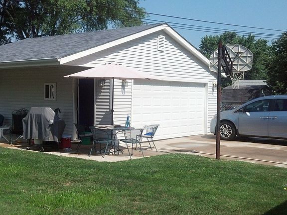 over-size 2 car garage/patio