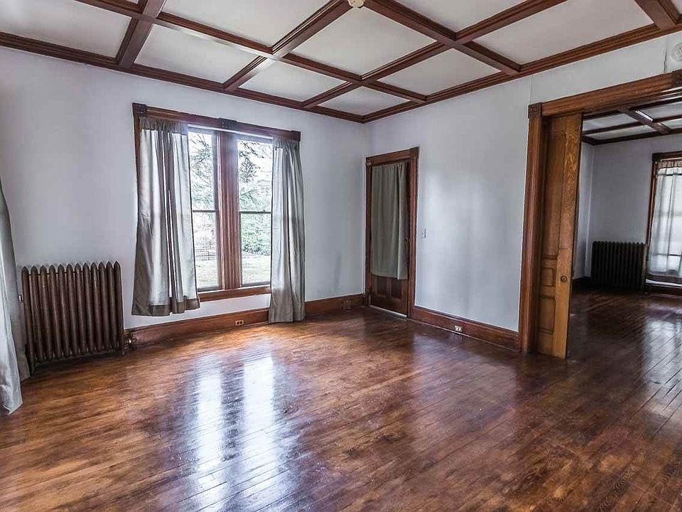1st image of 8 5th Ave APT 1