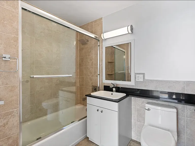 34-46 Vernon Blvd #W209 — Photo 11