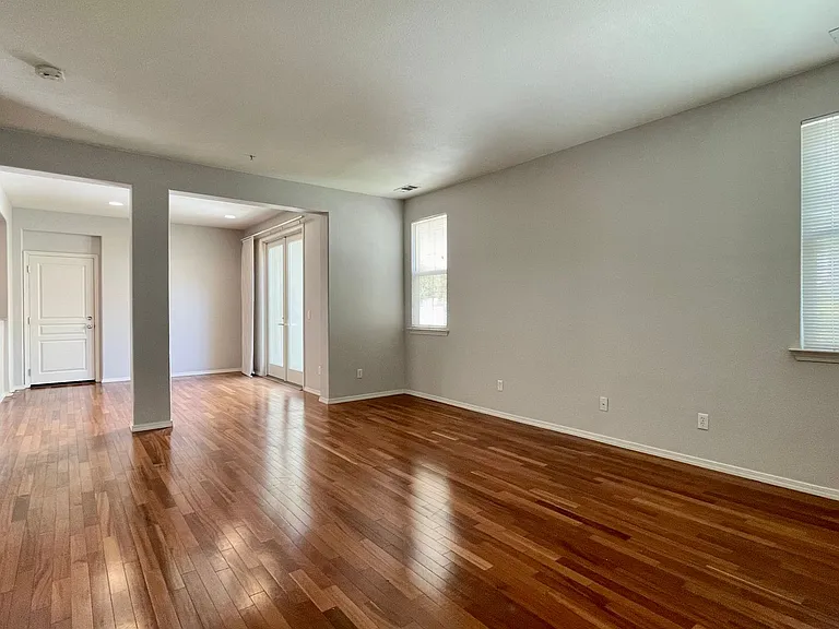 3591 Sacramento Dr #19 — Photo 2