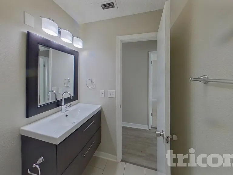 589 Robert Livingston St — Photo 15
