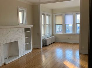 2643 W Ainslie St APT 1F, Chicago, IL 60625